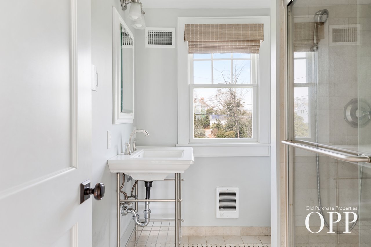 Waterview Getaway for the Ultimate Paddler