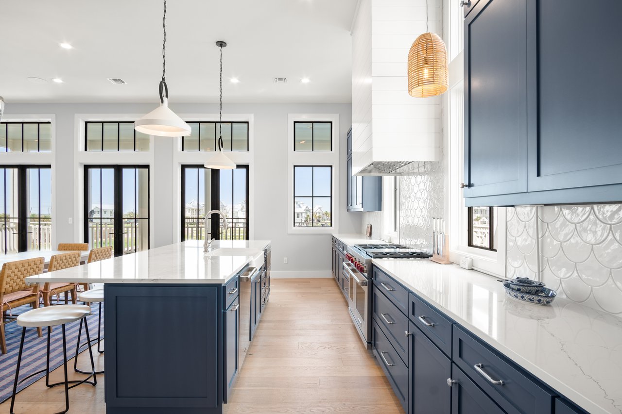 221 Teakwood Drive, Port Aransas, TX 78373