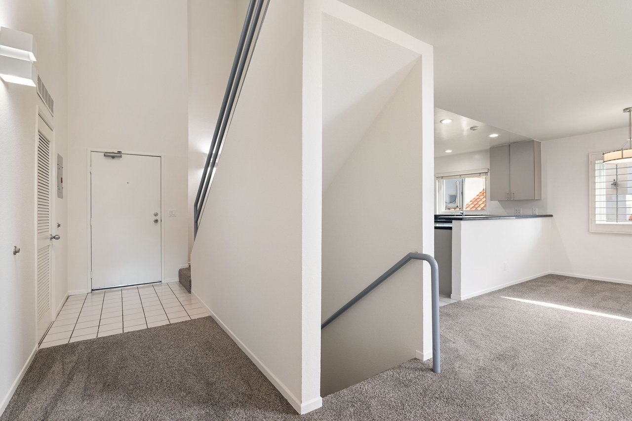 1010 California Ave #307, North of Wilshire