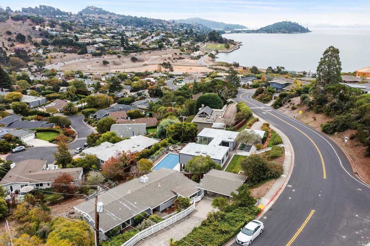 30 Reed Ranch Rd