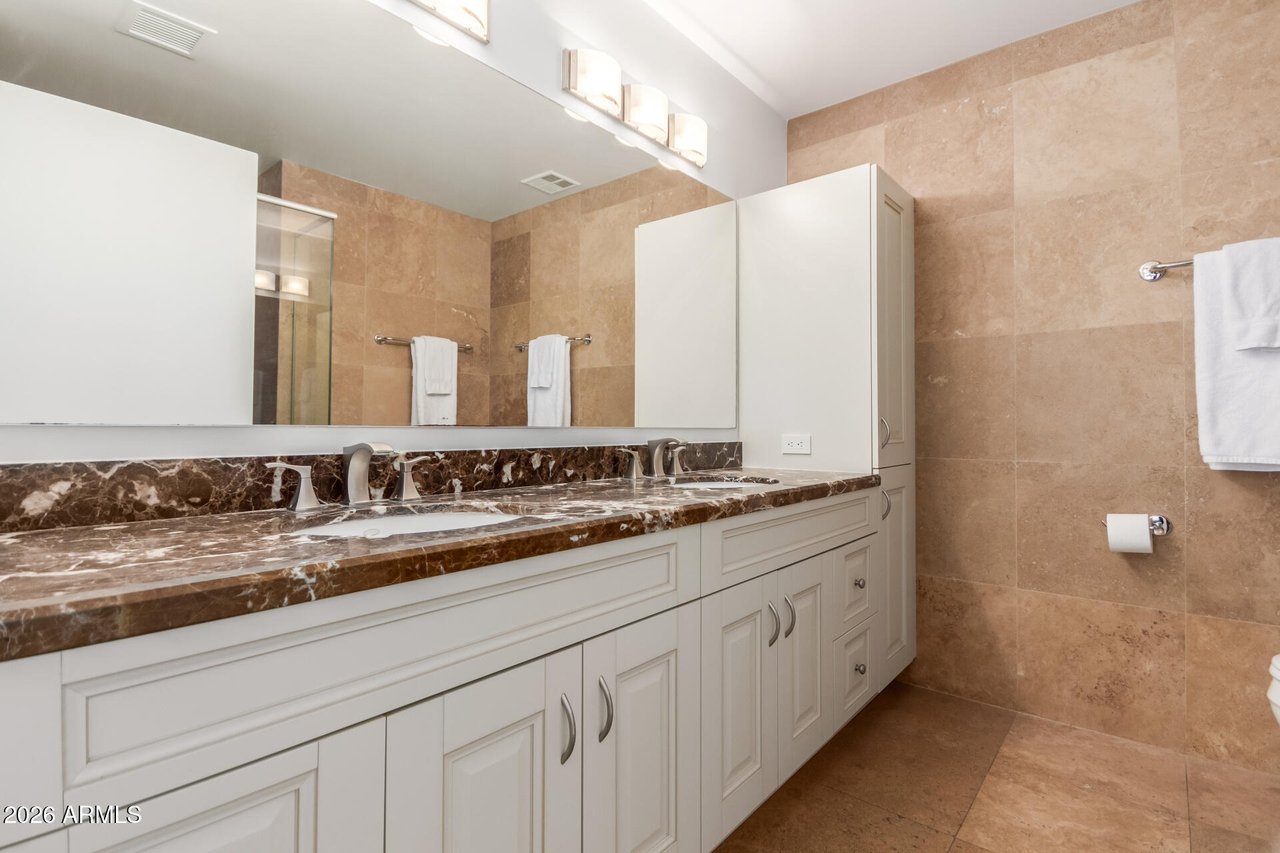 7161 E Rancho Vista Dr, #2015