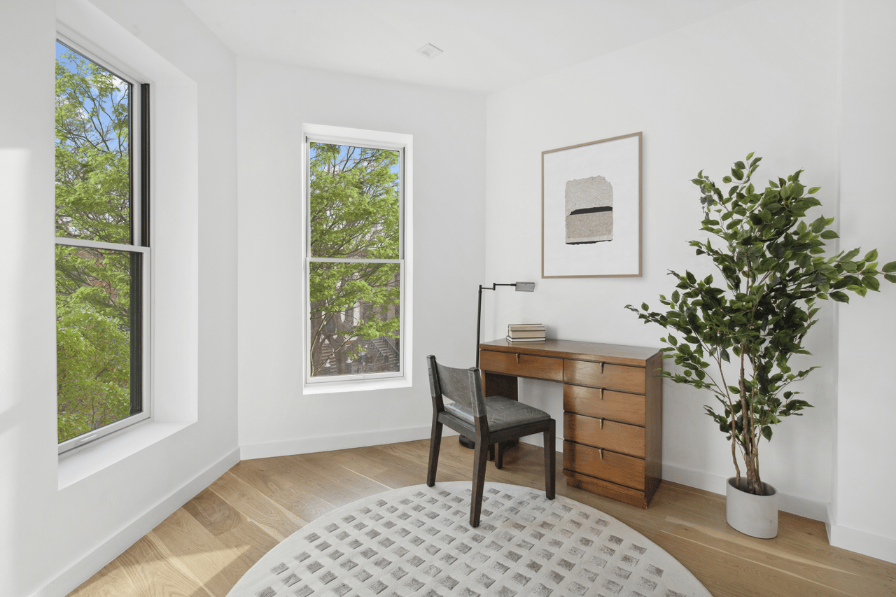 465A HALSEY Street TWNHSE