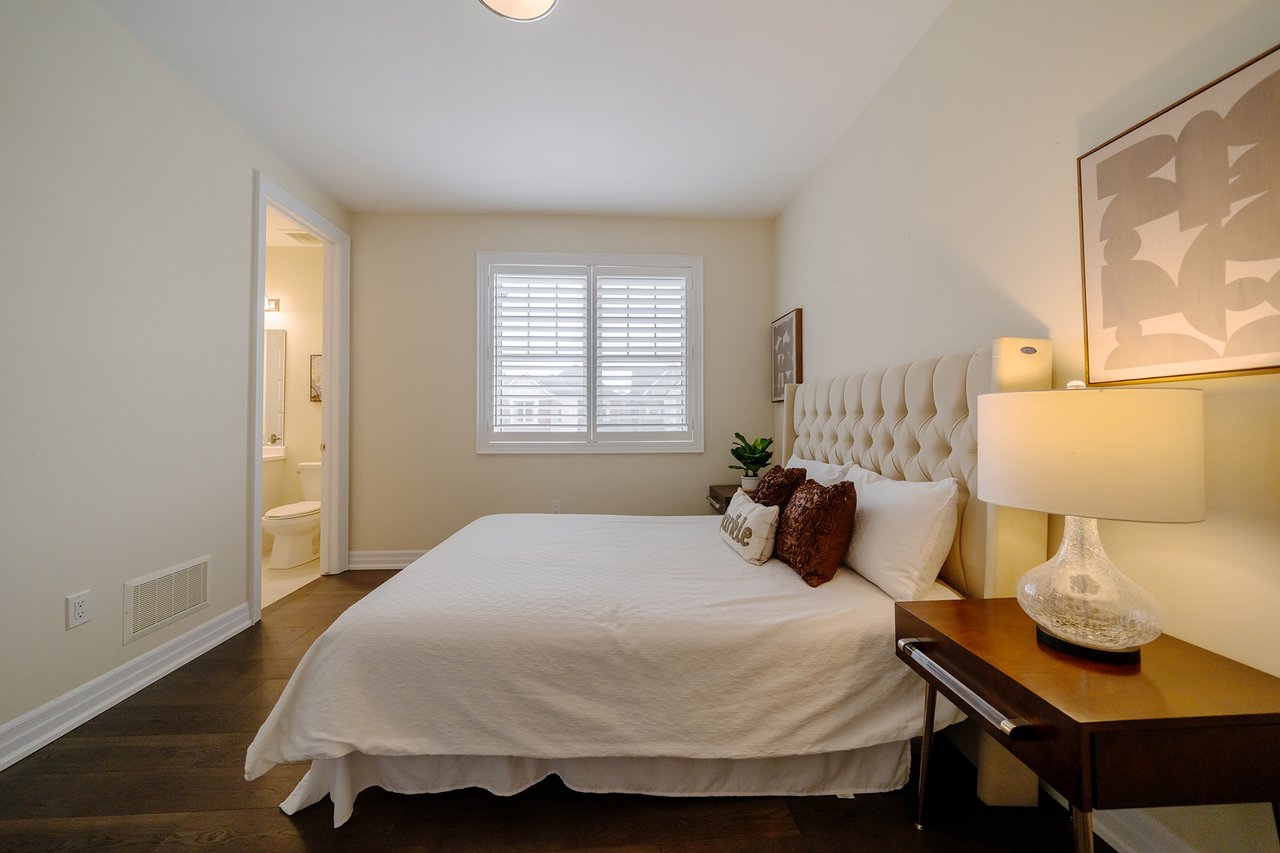 3209 Daisy Way, Oakville, ON L6M 1L4