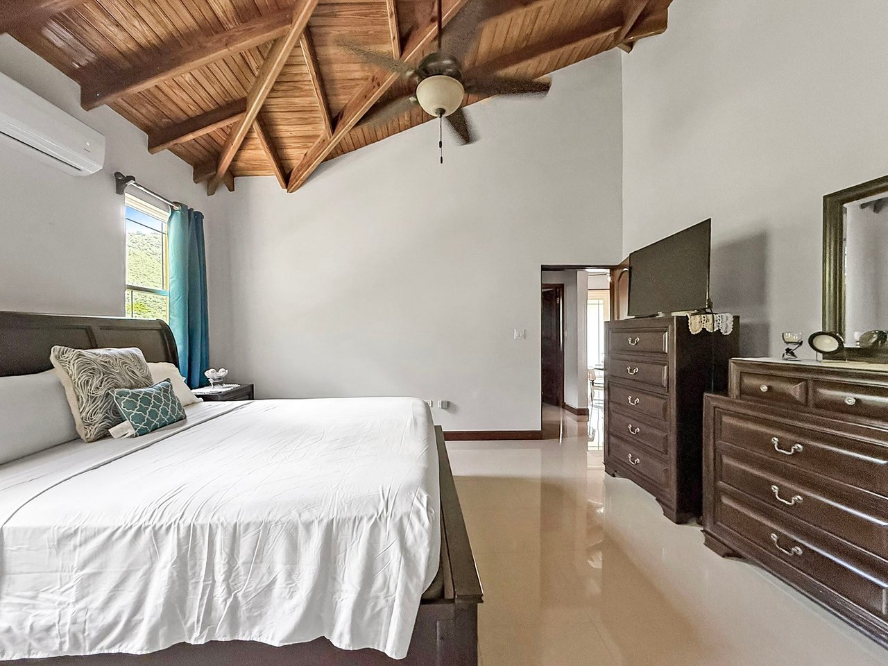 1069 Sea Cows Bay 2 Bedroom Apartment