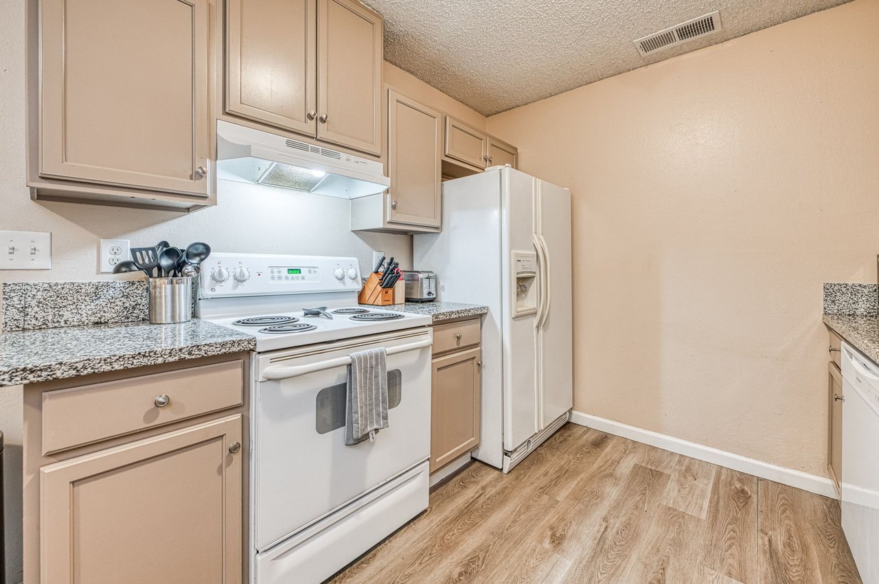 2247 W Dakota Avenue #116, Fresno