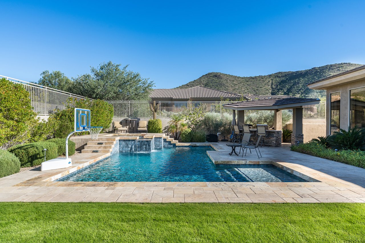 11368 E WINCHCOMB Drive