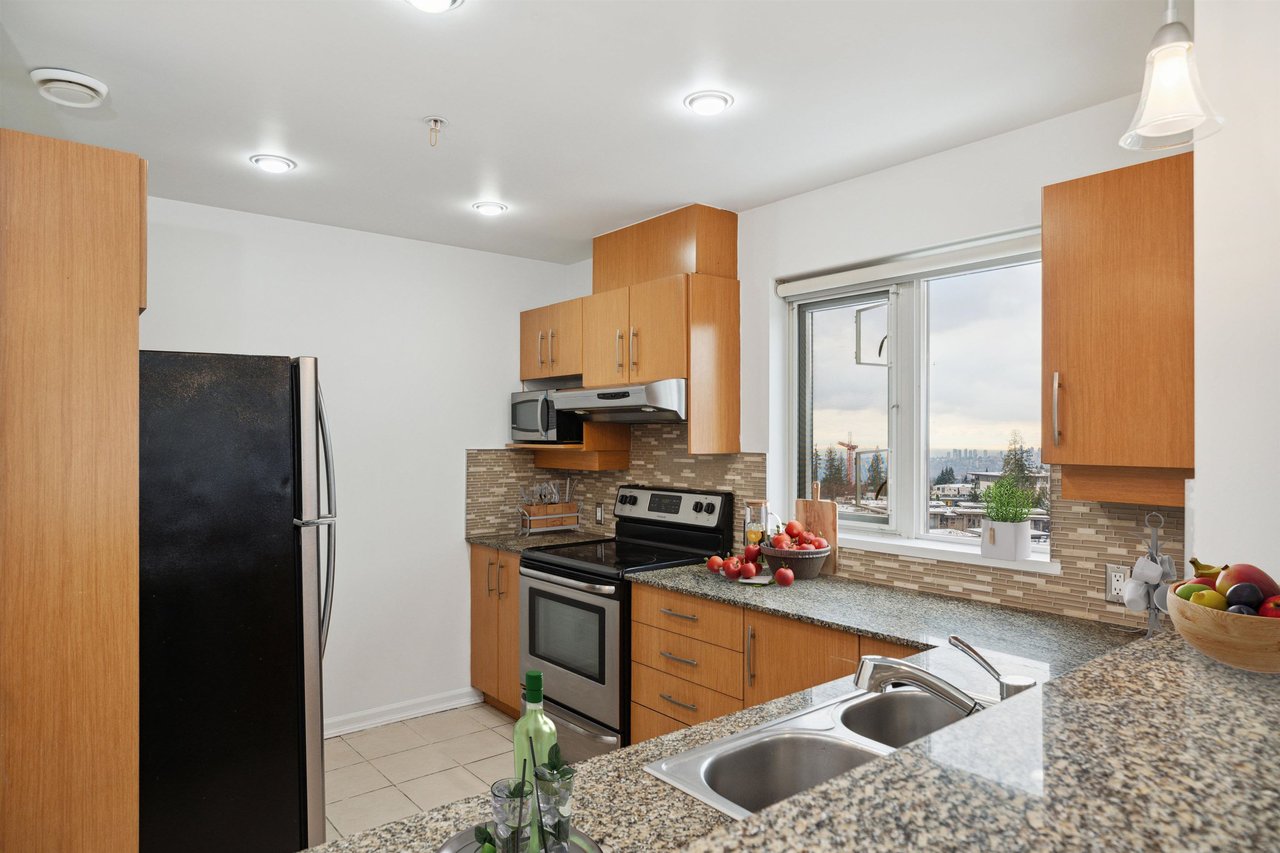 904-9288 University Cres