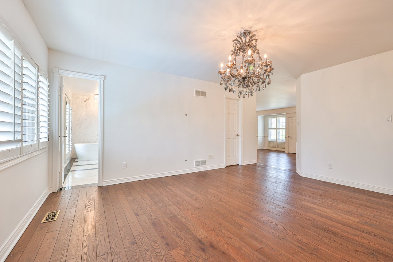 108 Whittington Place, Oakville