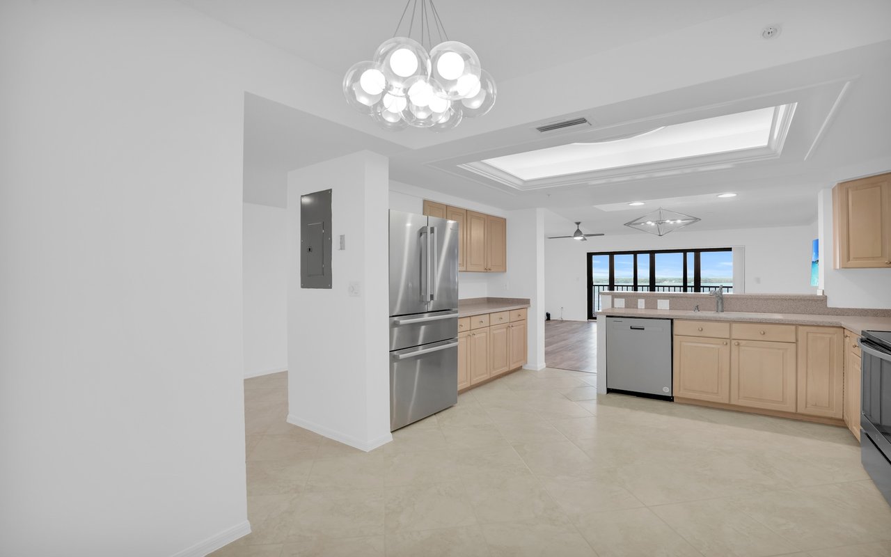 1925 Clifford St #1102