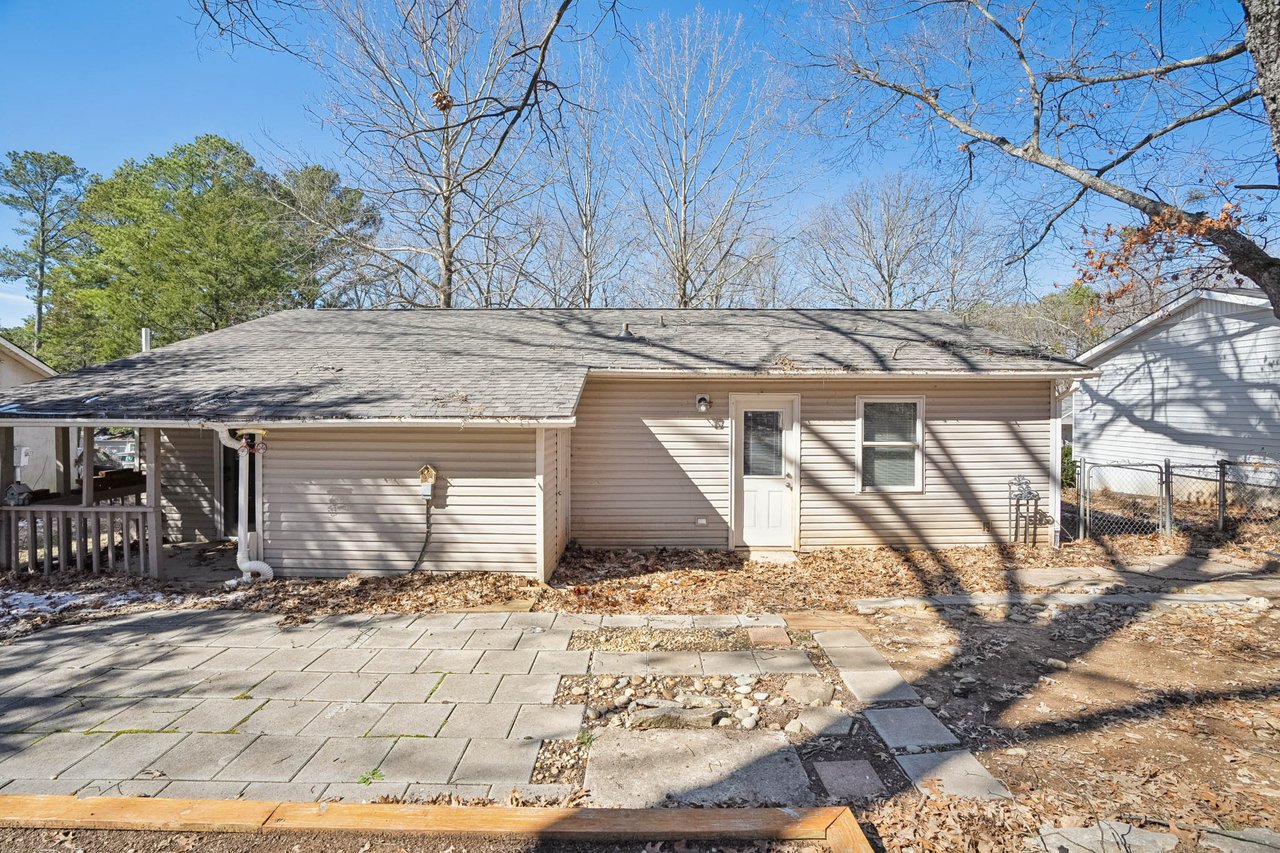 Updated Quaint Home - Minutes from Redstone Arsenal Gate