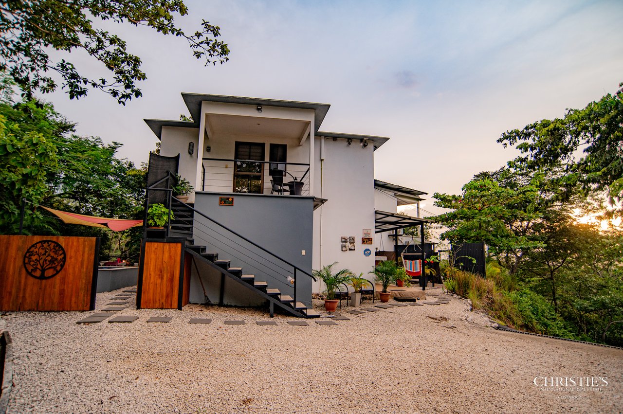 Toltec Estate & Casa Lunax Oceanview Investment Compound