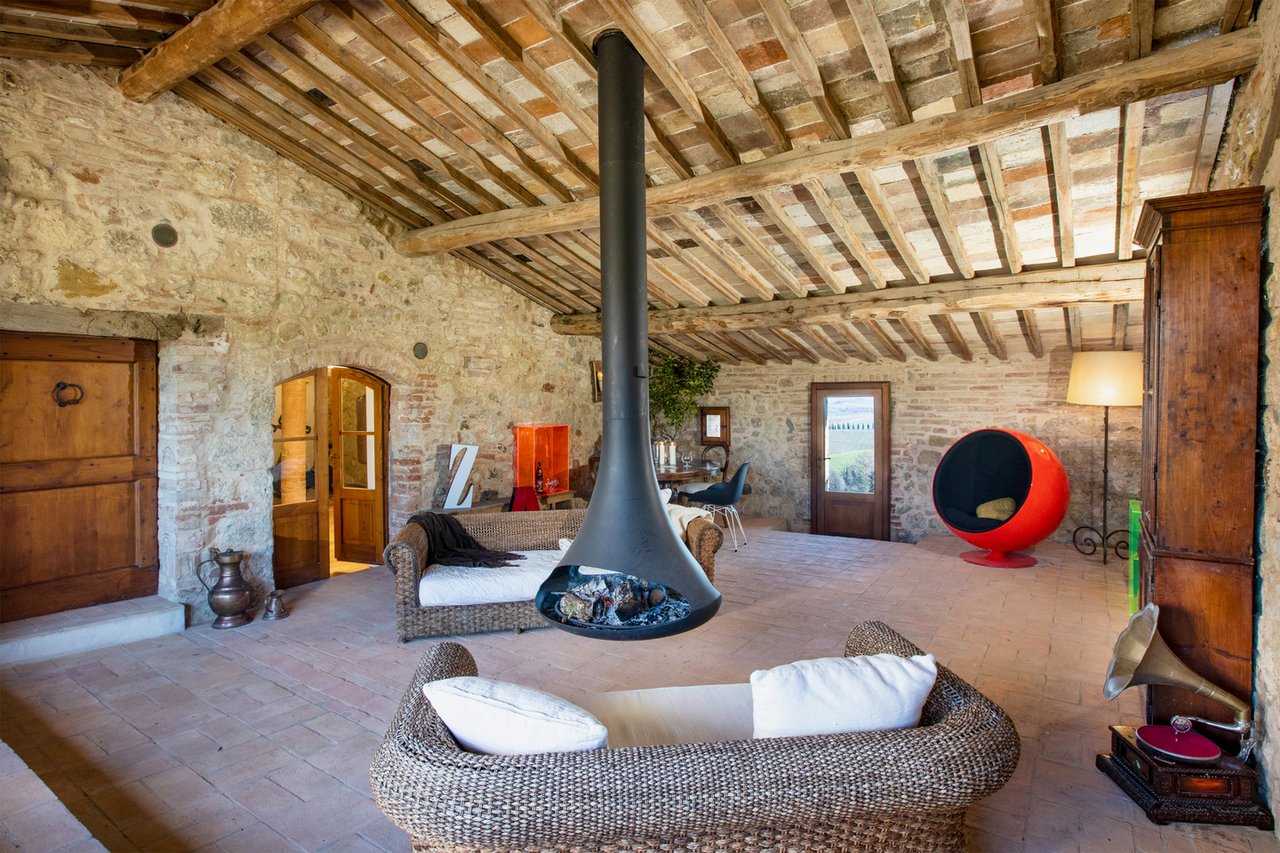 Country Luxury Home For Rent in Valdorcia