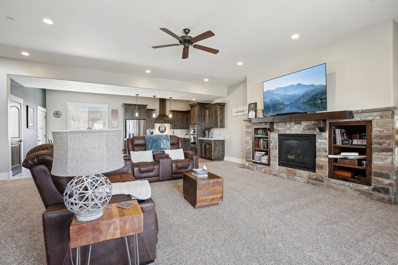 1713 E Viewside Cir