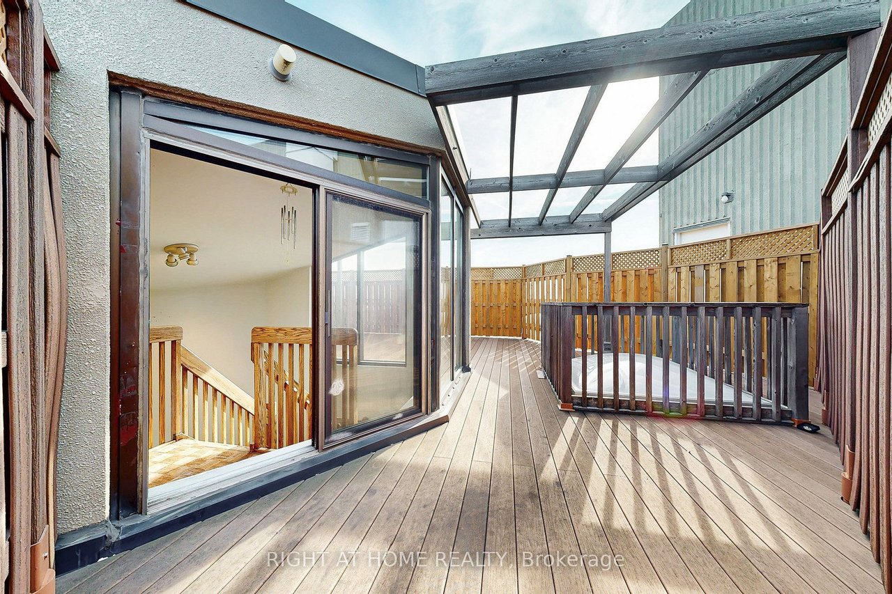 PENTHOUSE IN PRIME NORTH YORK 