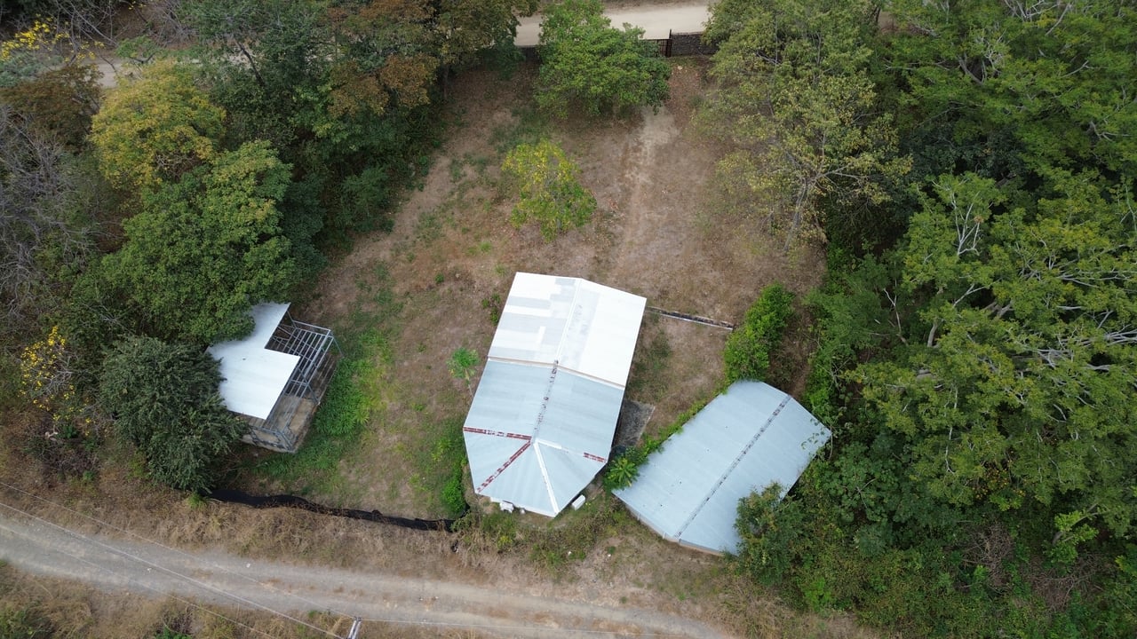 Casita Rustica + Large Lot - Playa Grande