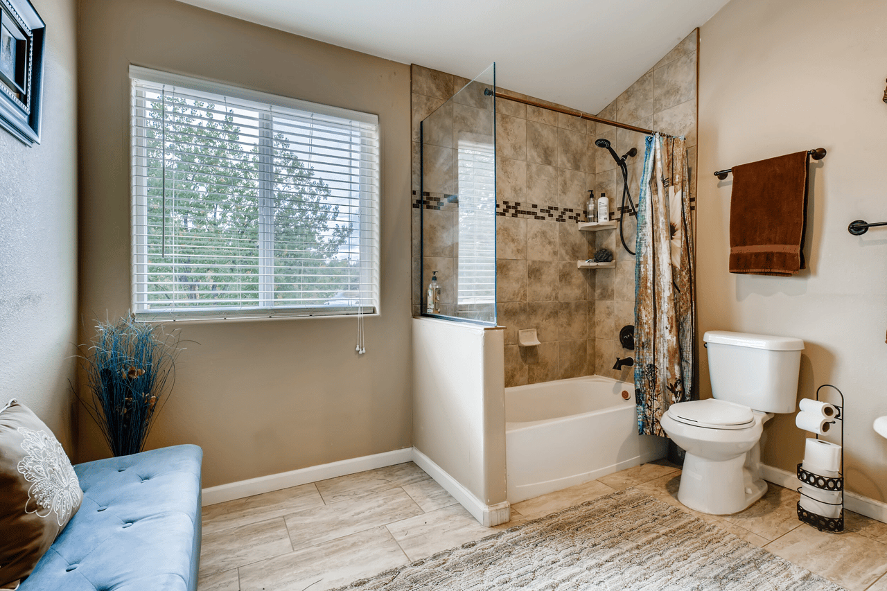 Just Listed: Endless Possibilities in Lakewood!