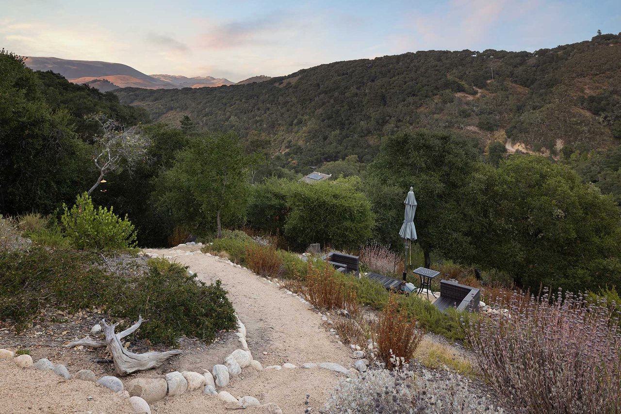 The Valley Hideaway