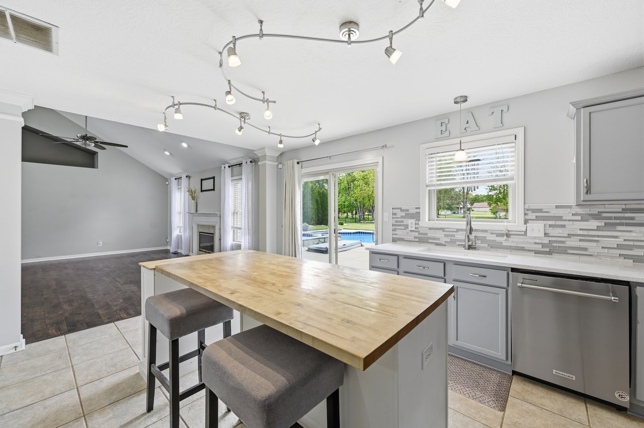 1114 Rockwell Dr