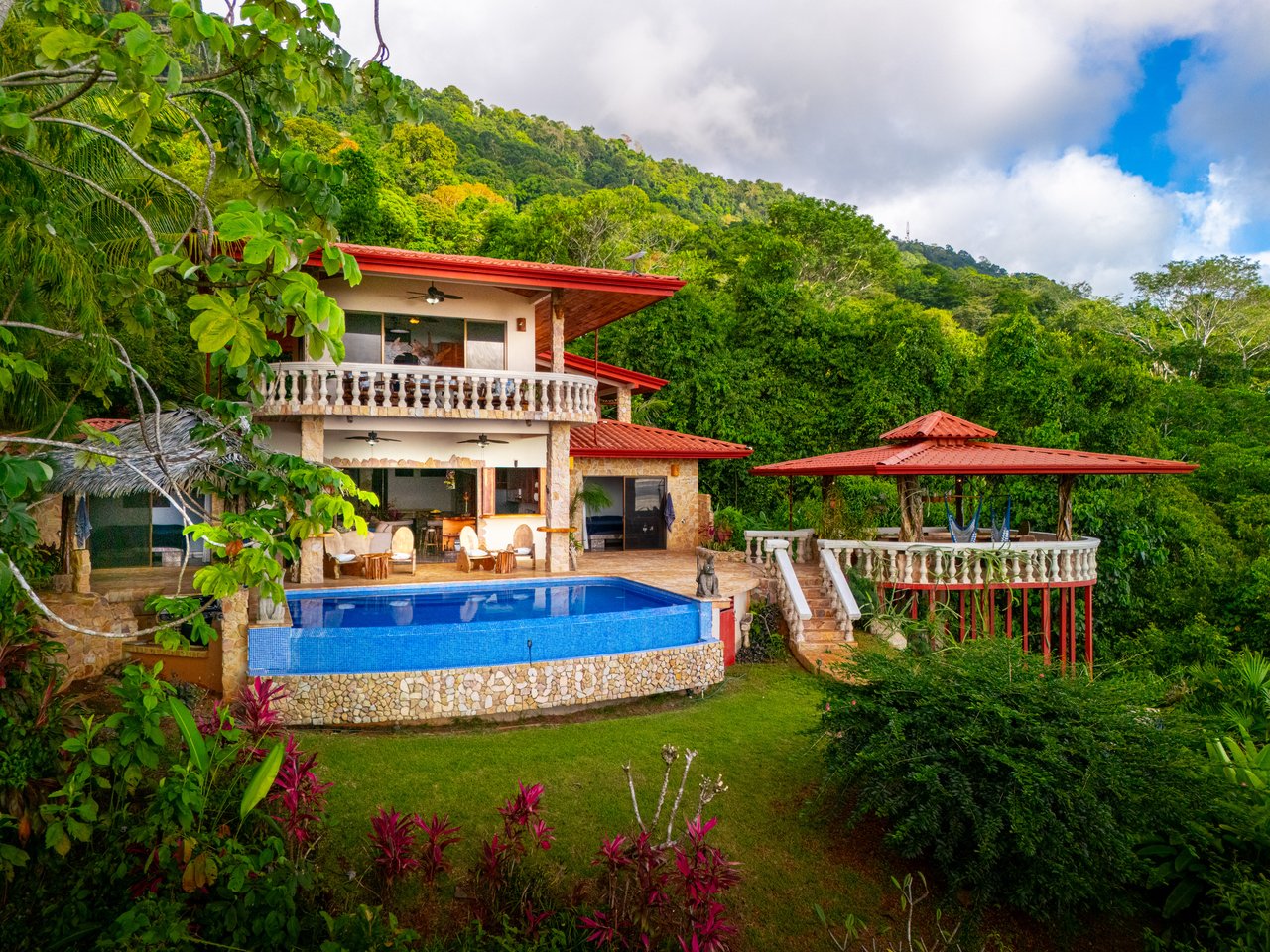 Castillo Puesta del Sol, Escalares - 