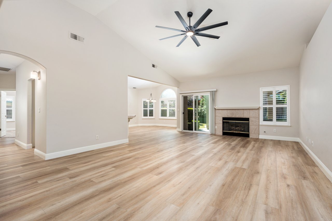 5049 W Locust Ave