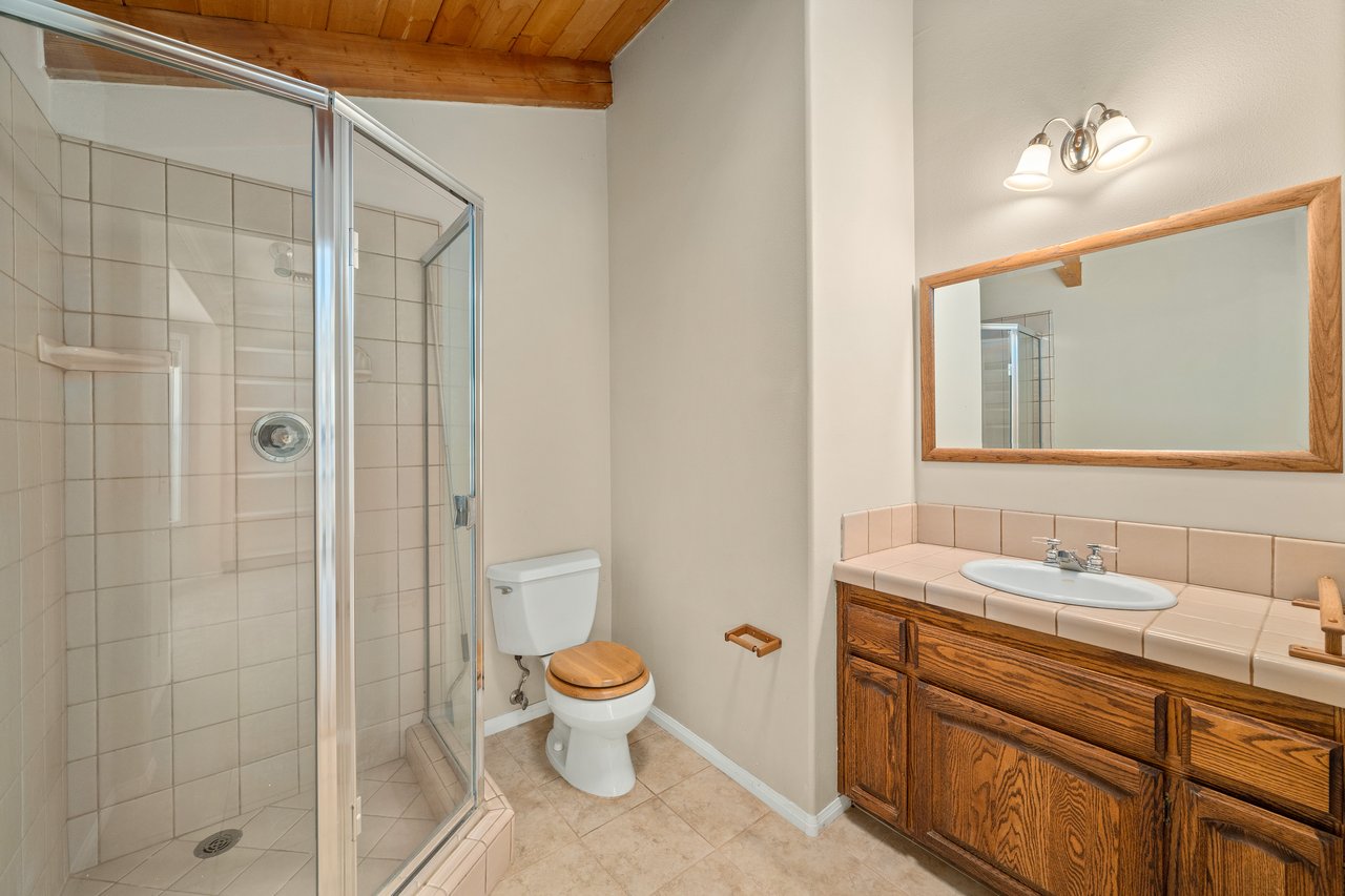 37797 Calle De Lobo