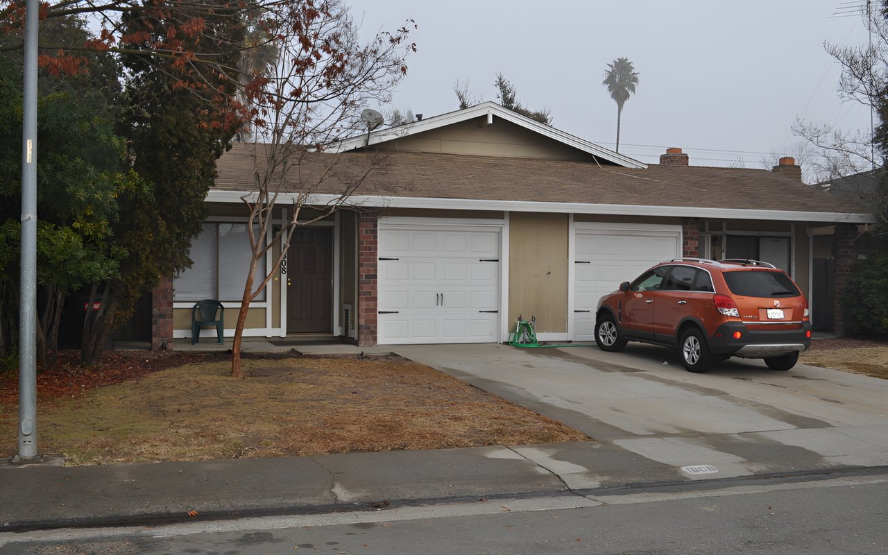 Duplex for Sale in Arden Arcade- 1808 Avondale Ave Sac, Ca 95825