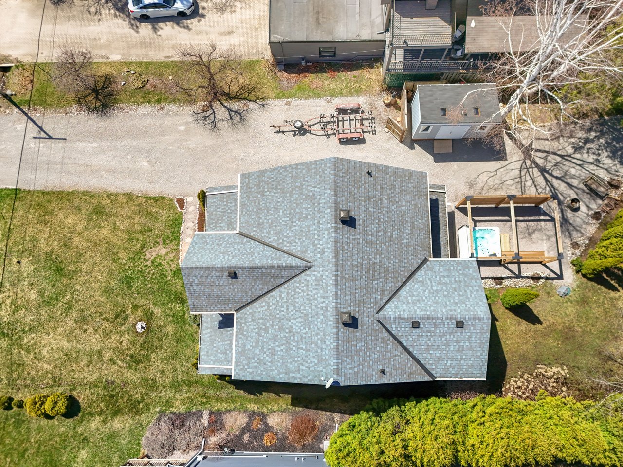 604 CHAMPLAIN Road