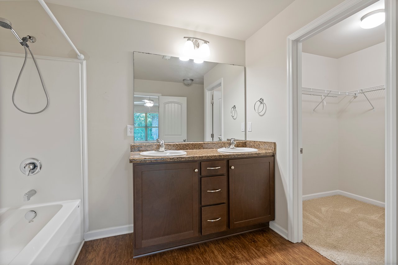 MADISON CITY SCHOOLS! Charming Home in a Great Location!