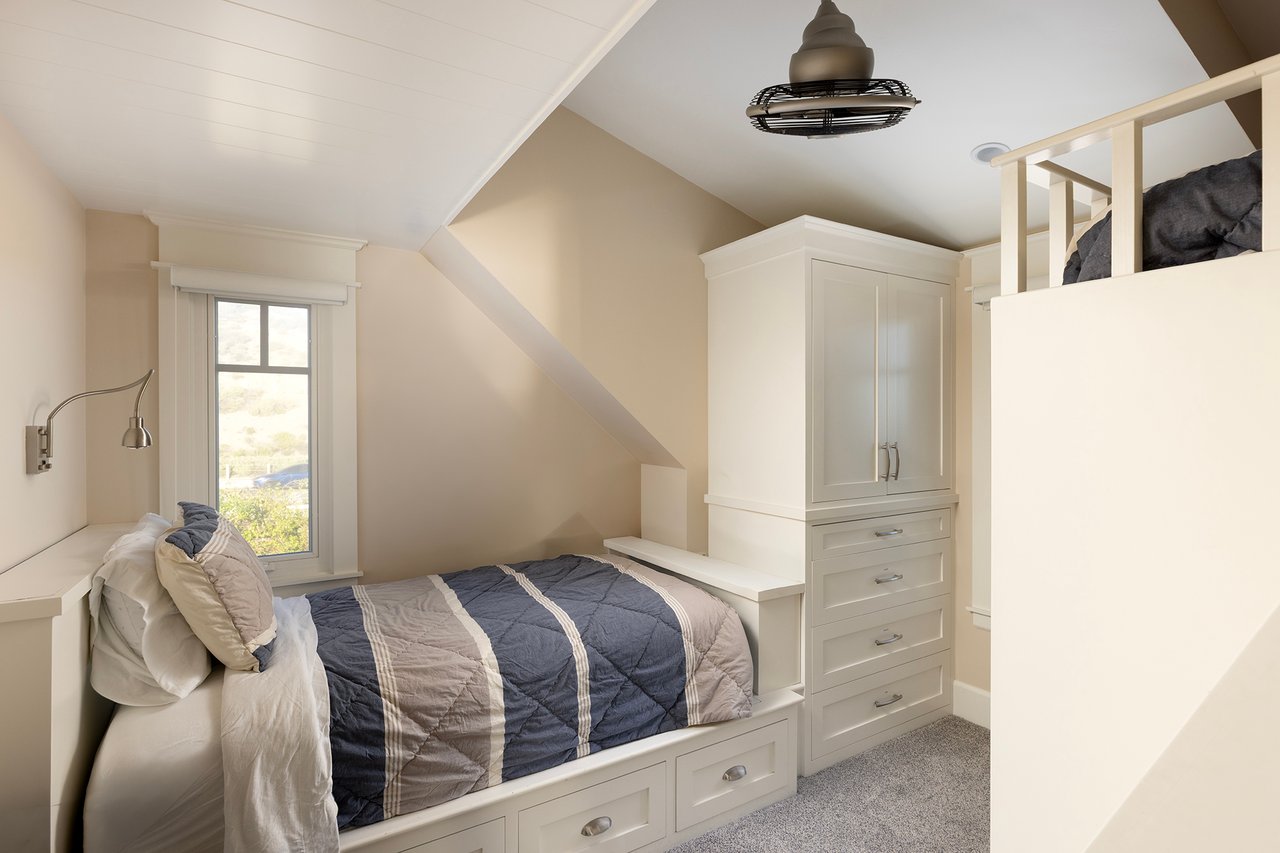 1880 N El Camino Real 23