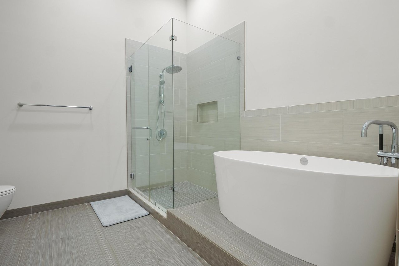 555 E 5th St, Unit 3022