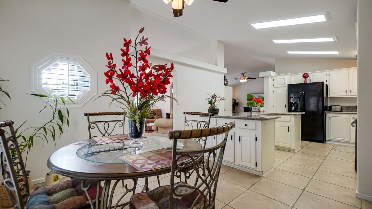 8651 Foothill Boulevard 35