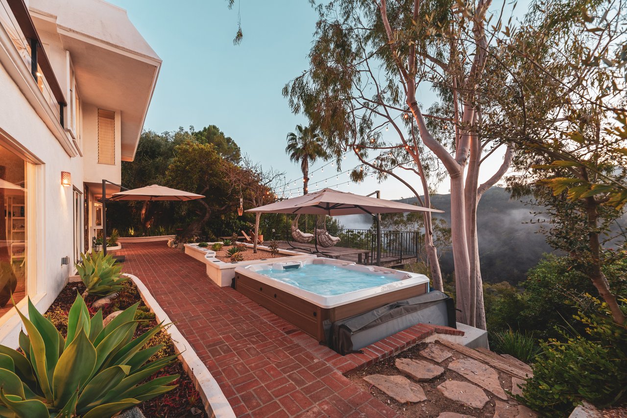 2533 La Condesa Dr, Brentwood