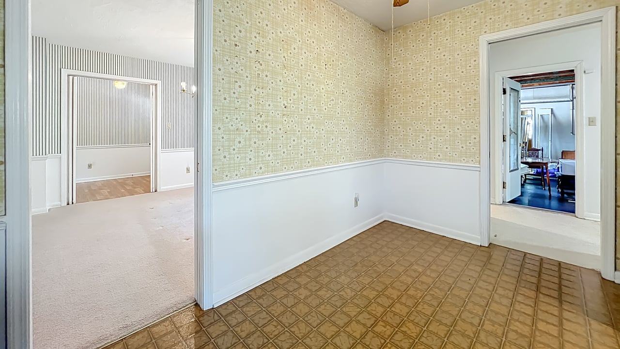 Mid-Century Modern 4-Bedroom in Dommerich Hills, Maitland