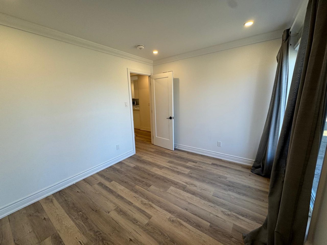 291 Brighton Avenue Unit: Main Front