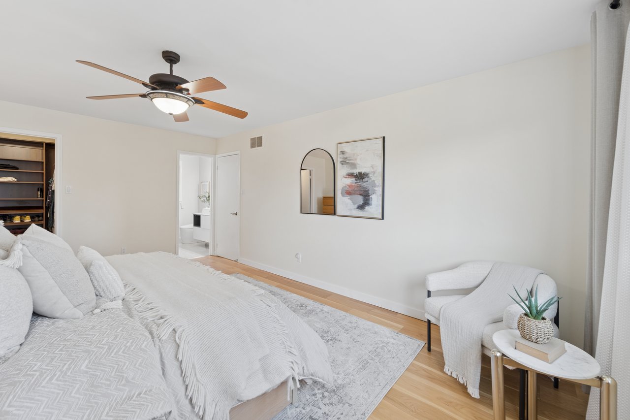 1156 Gloucester Square