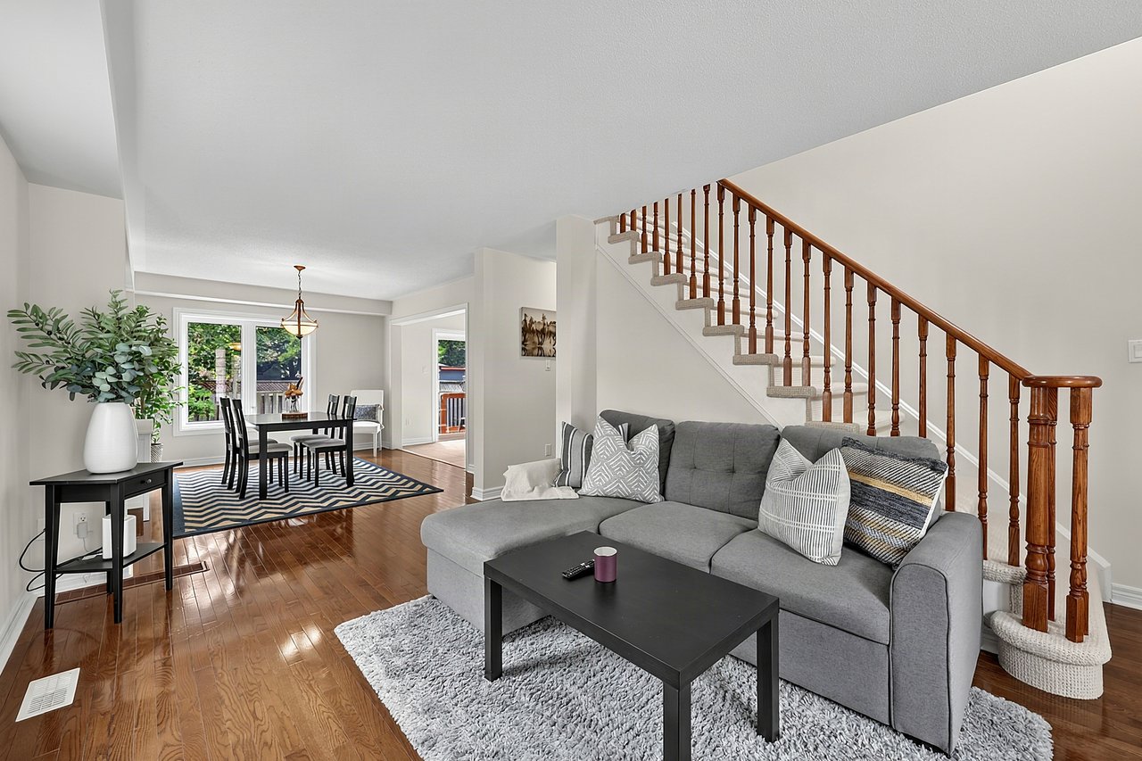 37 Rainbow Ct