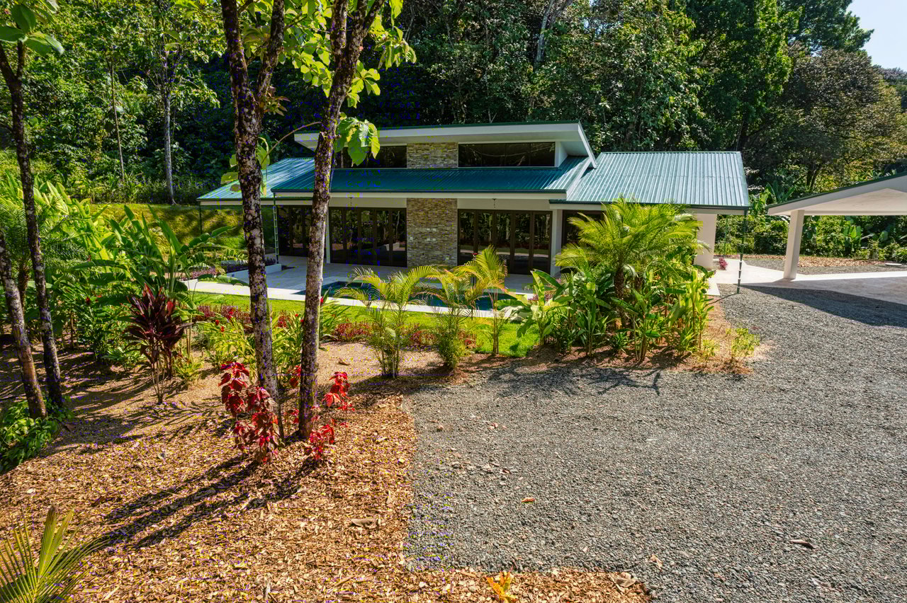 Casa del Bosque in the New Tulpá Ridge Development in  Matapalo.
