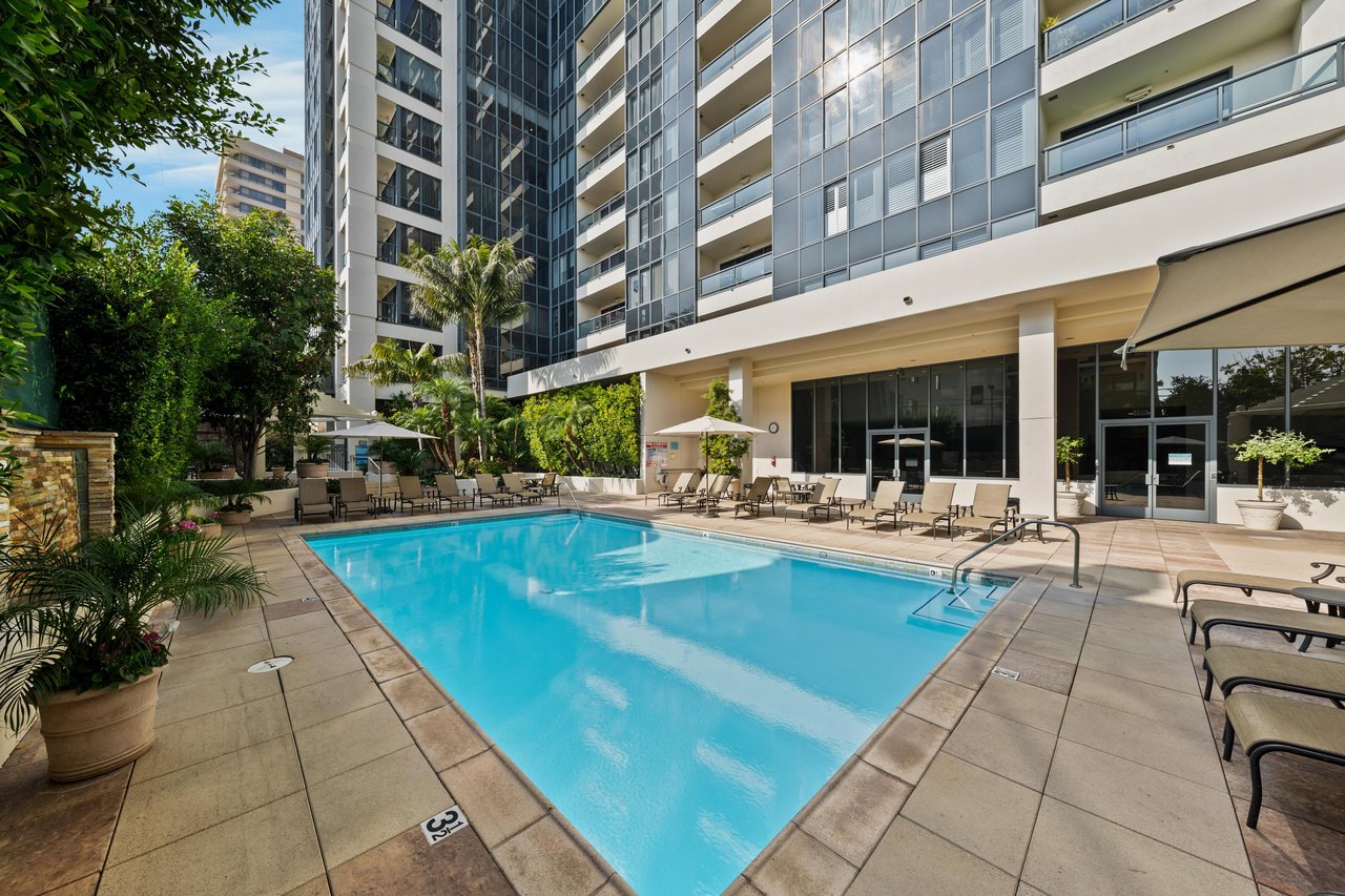 Park Wilshire #406, Wilshire Corridor