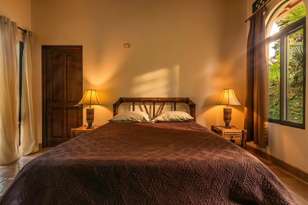 Ojochal Tropical Retreat | 4 Ensuite Bedrooms, Pool & Outdoor Living