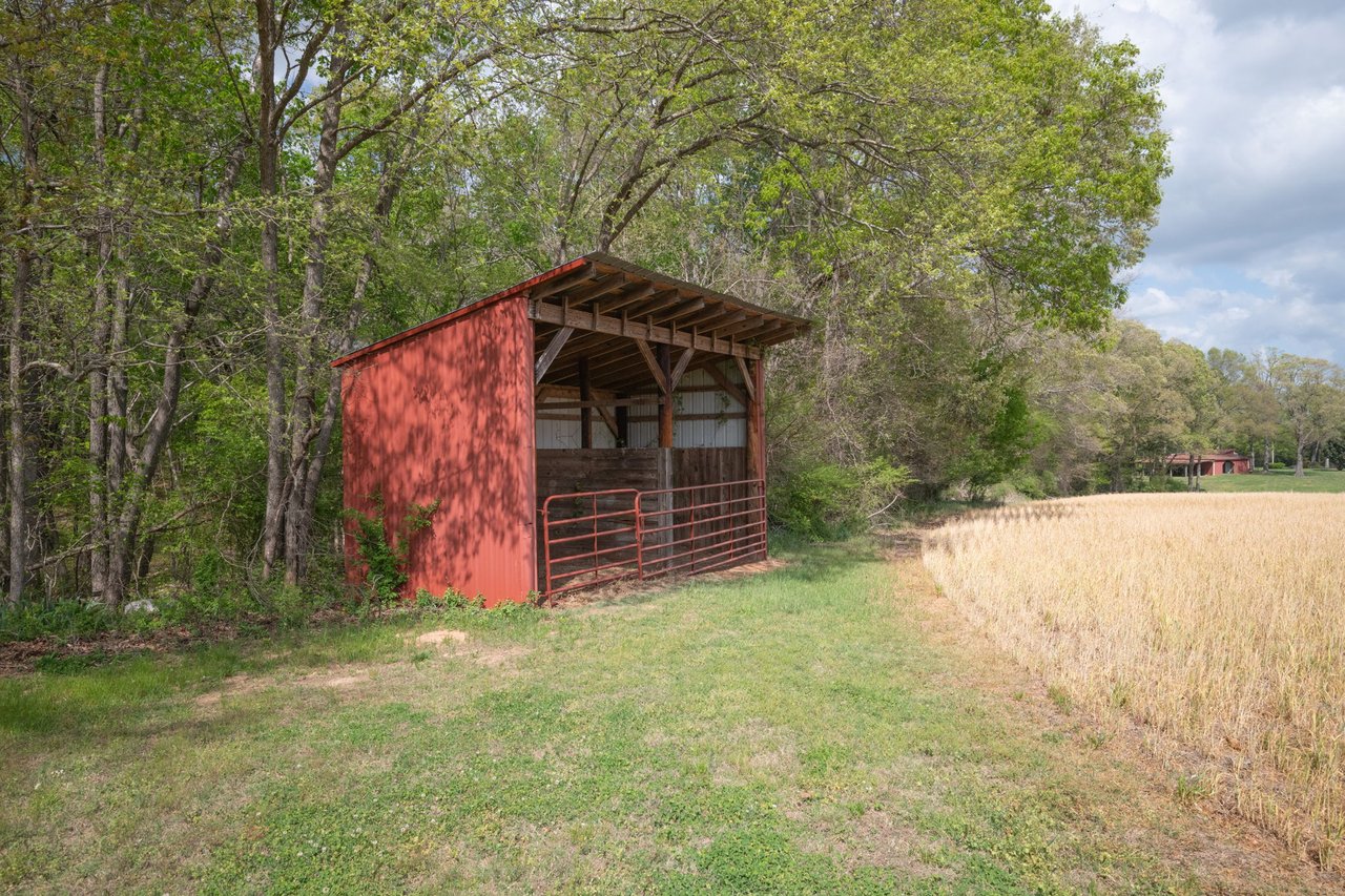 824 N Forest Hills School Rd