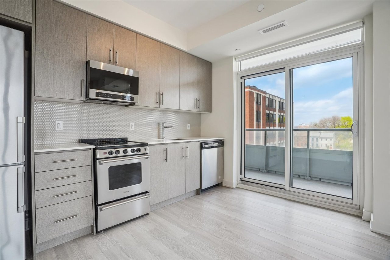 #403 - 212 King William Street