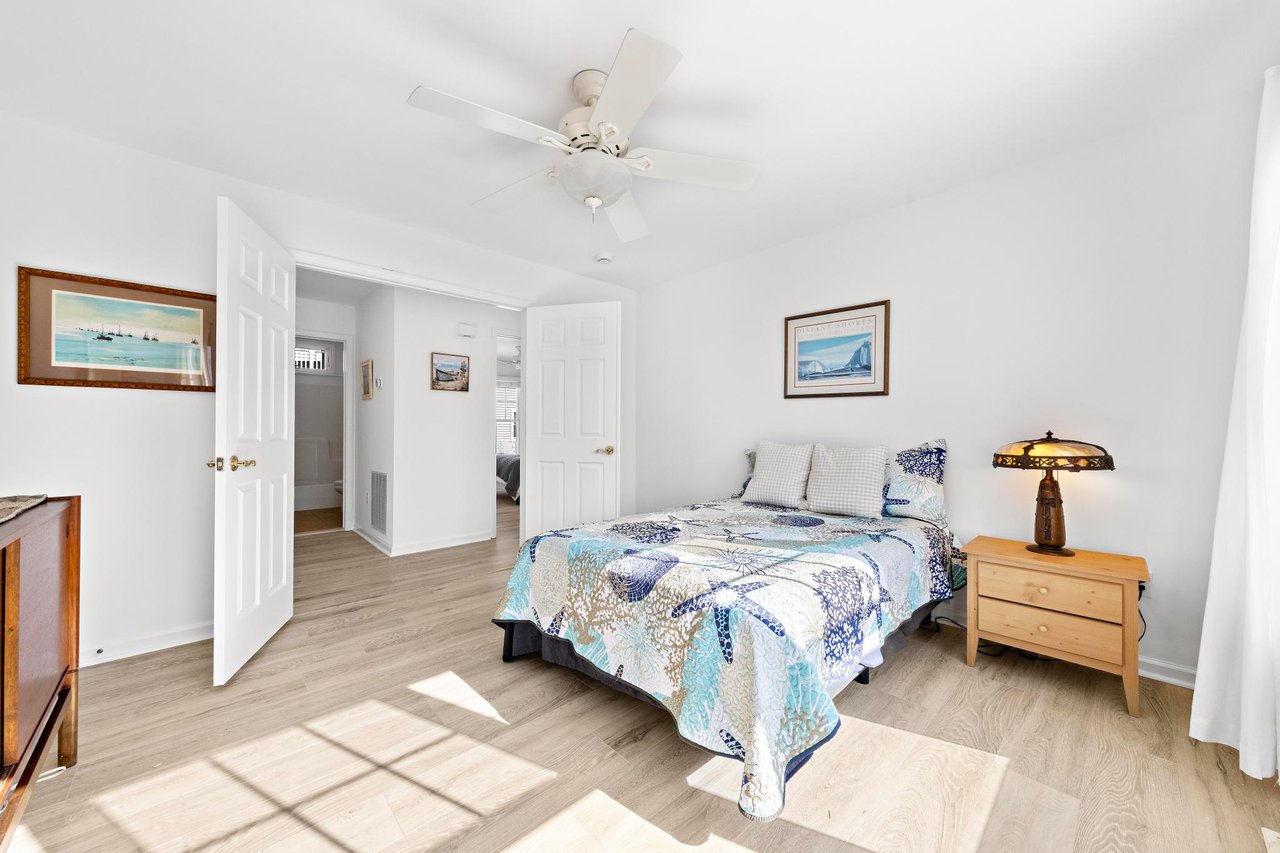 7 W Julia Ave, Long Beach Twp