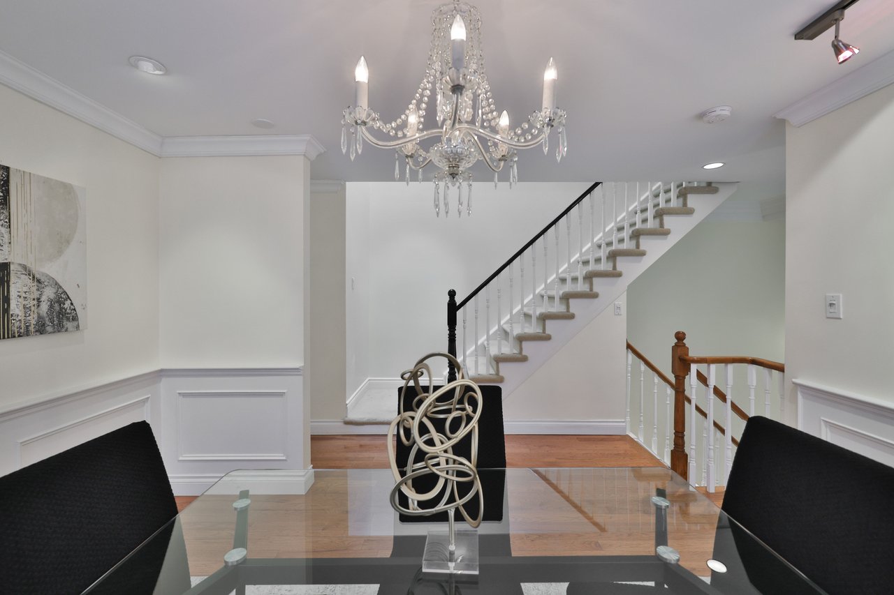 86 Forsythe Street, Oakville