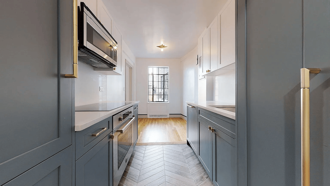 1 Christopher St APT 7A