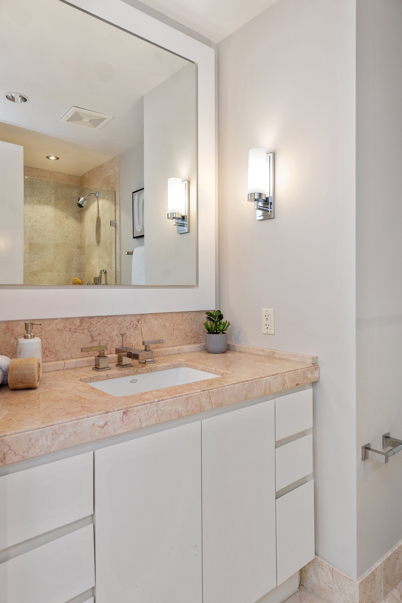 St. Regis Residence 24A