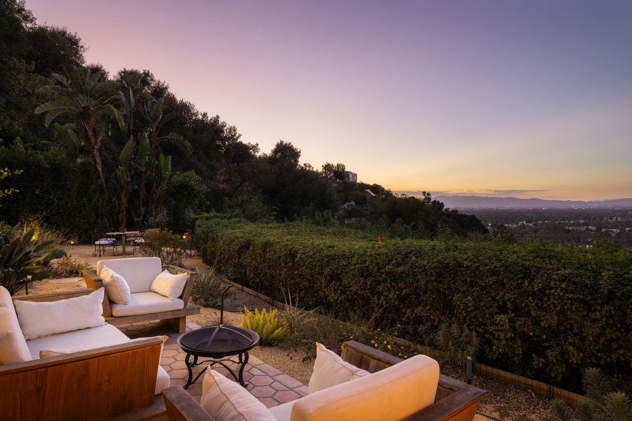 3646 Sunswept Dr, Studio City