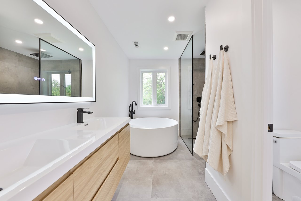 1506 Newlands Crescent, Burlington