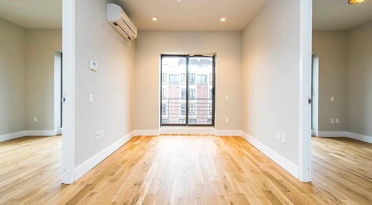 185 Leonard St 3E