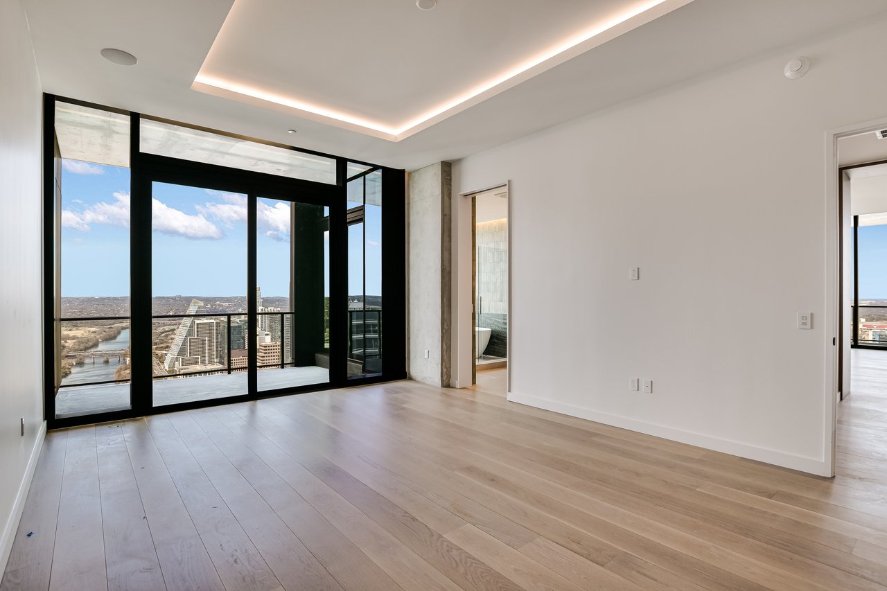 The Modern Sub-Penthouse #5402 North