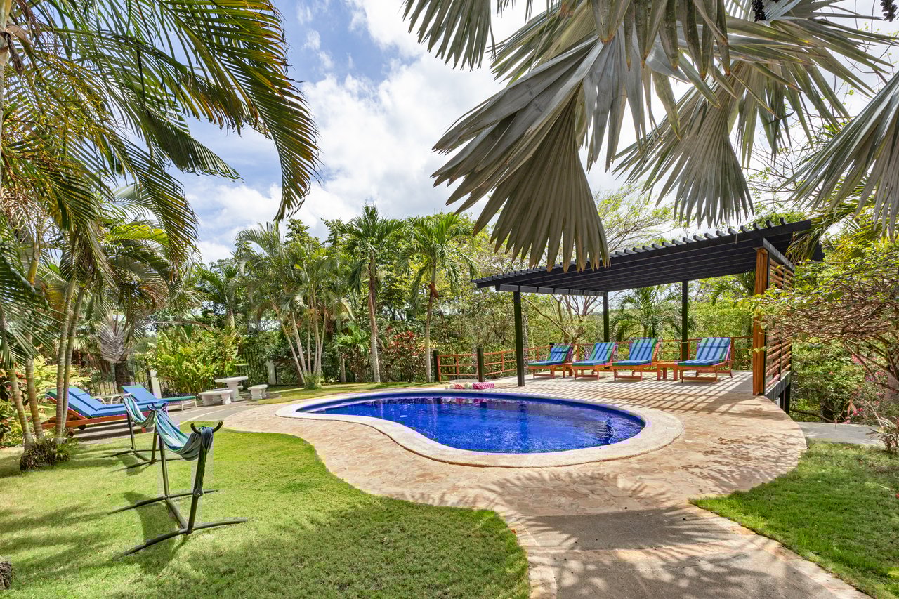Casa Mimosa | Versatile Luxury Retreat Just 3 Minutes from Flamingo Beach